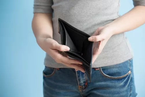 紫微斗数命盘看你为何存不住钱