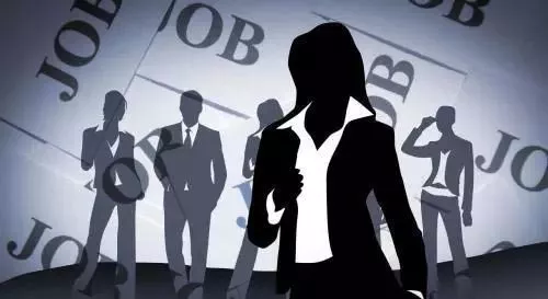 职场道路步步惊心：紫微命盘财帛宫看你如何与上司、同事相处