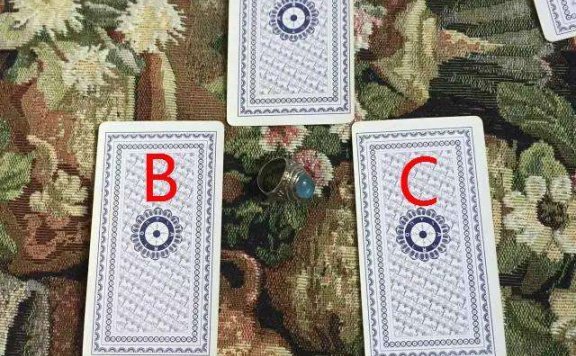 在线免费塔罗牌占卜爱情的地方哪里找?