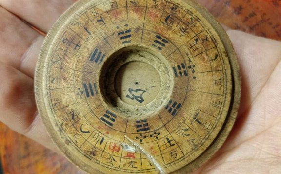 用罗盘测房子坐向的正确方法