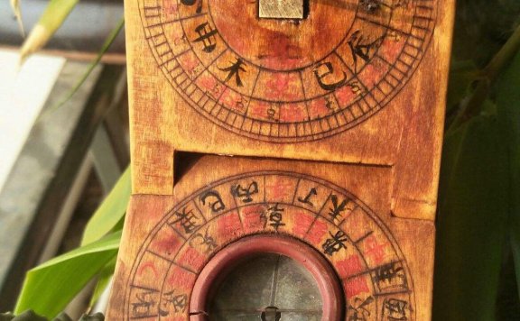 埋葬风水中罗盘的作用