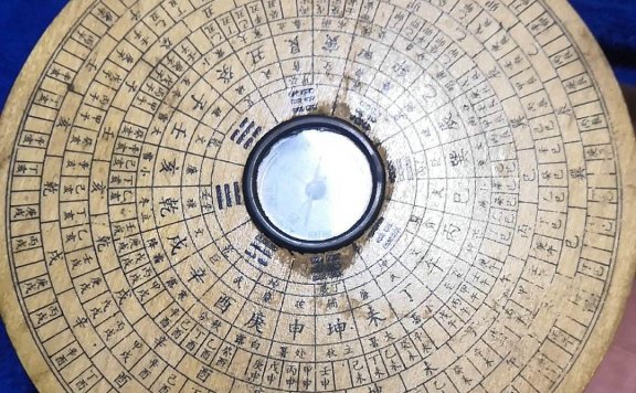 如何用手机罗盘测量自己的房子坐向