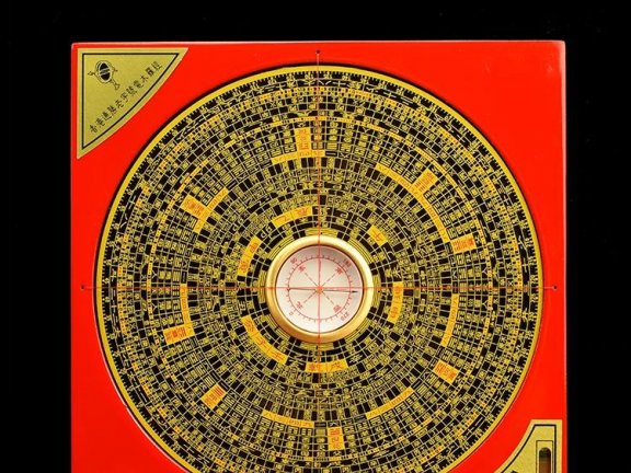 如何正确使用罗盘测探风水吉凶