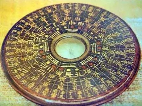 如何运用奇门遁甲趋吉避凶？