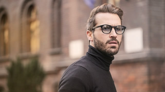 教你如何从“体态行为”看清身边的人