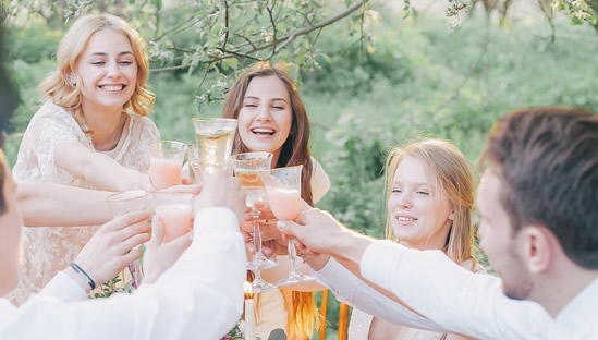 教你如何从“体态行为”看清身边的人