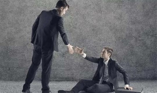 身体有这几种特征的人，能靠贵人发家致富