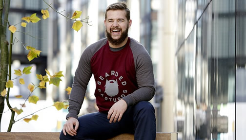 男人不能太瘦，特别是腰部有肉是财运旺的表现！