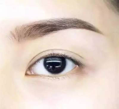 面相解析：圆眼之人搭配何种眉型易招桃花？