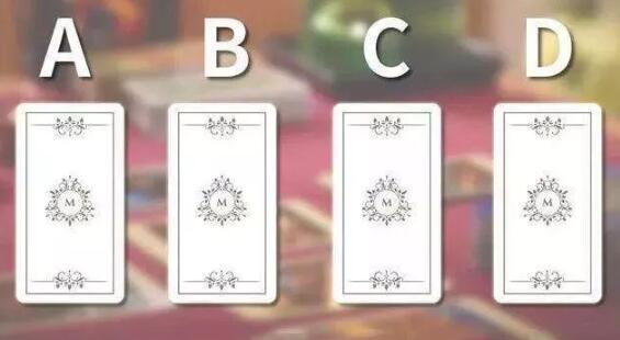 塔罗牌占卜:他喜欢什么类型的女人?